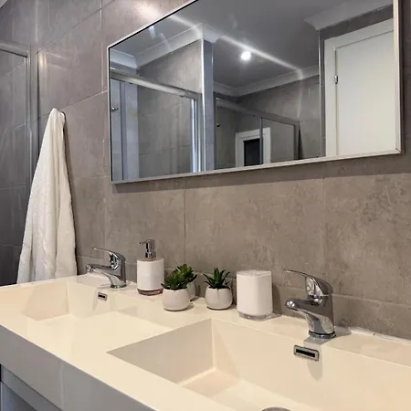 Torri Katur 1 With Private Garden Daire *