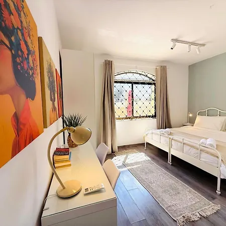 Torri Katur 1 With Private Garden Daire *