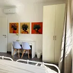 Apartment Torri Katur 1 With Private Garden