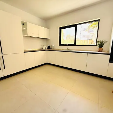 Torri Katur 1 With Private Garden