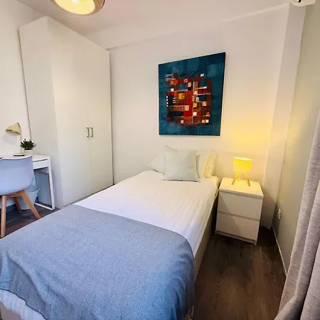 Torri Katur 1 With Private Garden Daire